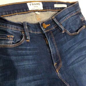 Frame jeans. Distressed